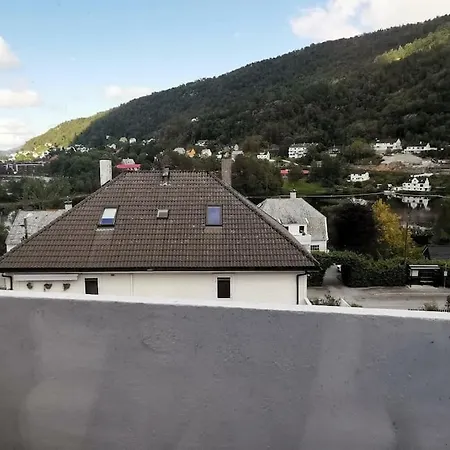 Koselig Naer Sentrum شقة